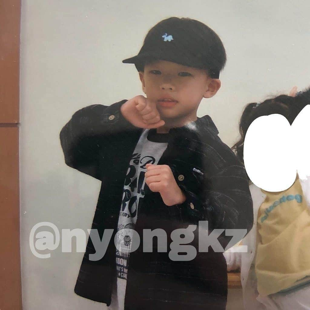 ファン・ヒョンジンさんのインスタグラム写真 - (ファン・ヒョンジンInstagram)「Hyunjin Childhood so cute 😍❤ #StrayKids #스트레이키즈 #IN生 #INLIFE #StrayKidsComeback #YouMakeStrayKidsStay . . Cr: onpict -Yuchan🐰- #HwangHyunjin #Hyunjin #황현진 #현진 #real_hyunjinstraykids #Kimseungmin #jeongin #changbin #in #leeknow #minho #han #jisung #seungmin #bangchan #Felix #hyunjinstraykids #hyunjinvideo #kpop #straykidsvideo #straykidspicture #memestraykids」9月12日 21時49分 - real.hyunjinstraykids