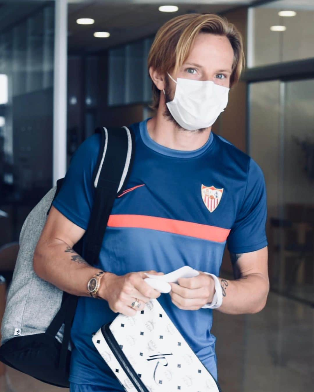 イヴァン・ラキティッチさんのインスタグラム写真 - (イヴァン・ラキティッチInstagram)「Pre-season mode activated! 🚀💪🏼⚽️😷 #IvanRakitic #VamosMiSevilla @sevillafc」9月12日 22時05分 - ivanrakitic