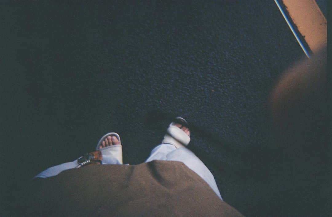 草川直弥さんのインスタグラム写真 - (草川直弥Instagram)「☻ まだまだサンダル履きたい でも半袖より長袖着たい #ブログもあがるよ #ONOSPLIVE」9月12日 22時10分 - 0406_k.naofficial