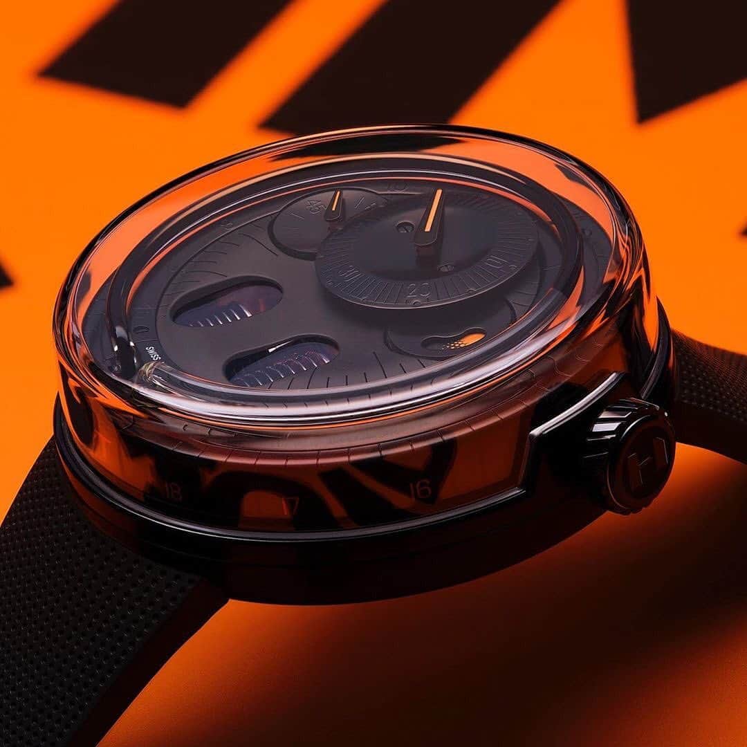 Daily Watchさんのインスタグラム写真 - (Daily WatchInstagram)「On Monday we are going live with @HYTwatches to unveil a new and very exciting watch. In the meantime, enjoy this incredible HYT H0 Black Fluid 💉 Suggested retail price is CHF 43,000 #HYTwatches #HYT」9月12日 22時13分 - dailywatch