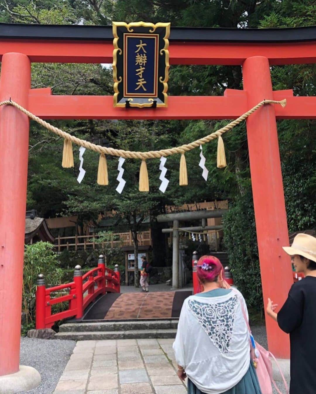 田中菜月さんのインスタグラム写真 - (田中菜月Instagram)「スピリチュアルカウンセラーもこちゃんと  明日、この天河神社ツアーのオンラインアフターパーティーを開催します✨🧚🏼🙌🏼  天河などで購入したお土産やお札などの紹介。 天のメッセージのシェア。  この天河神社ツアーで感じたことをざっくばらんに語り合います✨  旅から帰ってきたばかりのホヤホヤのインスピレーションをお届けします💓  ピンときたかたはメッセージください🐉🗡」9月12日 22時32分 - natsuki_hakko
