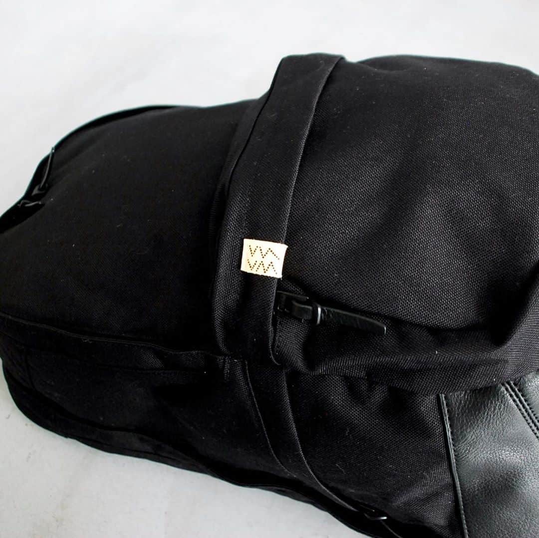 のインスタグラム：「［#20FW］ visvim / ヴィズヴィム “CORDURA 22L - 2020AW” ¥74,800- _ 〈online store / @digital_mountain〉 https://www.digital-mountain.net/shopdetail/000000012322/ _ 【オンラインストア#DigitalMountain へのご注文】 *24時間受付 *15時までのご注文で即日発送 *1万円以上ご購入で、送料無料 tel：084-973-8204 _ We can send your order overseas. Accepted payment method is by PayPal or credit card only. (AMEX is not accepted)  Ordering procedure details can be found here. >>http://www.digital-mountain.net/html/page56.html  _ #visvim #ヴィズヴィム #ビズビム  _ 本店：#WonderMountain  blog>> http://wm.digital-mountain.info _ 〒720-0044  広島県福山市笠岡町4-18  JR 「#福山駅」より徒歩10分 #ワンダーマウンテン #japan #hiroshima #福山 #福山市 #尾道 #倉敷 #鞆の浦 近く _ 系列店：@hacbywondermountain _」