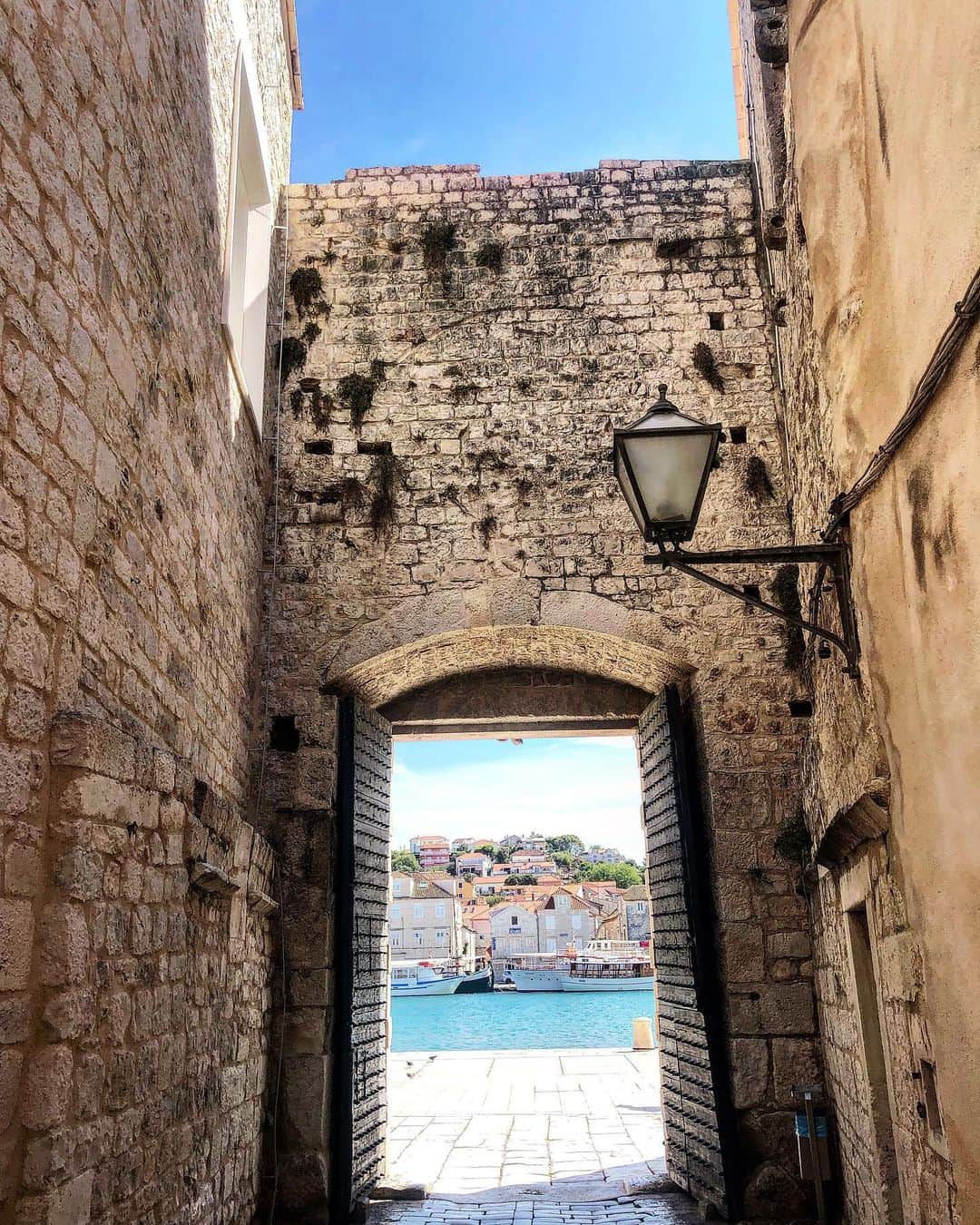 サッシャ・ロイズさんのインスタグラム写真 - (サッシャ・ロイズInstagram)「Croatia September 2020 #Croatia #Split #Brač #Trogir」9月12日 23時07分 - mrsasharoiz