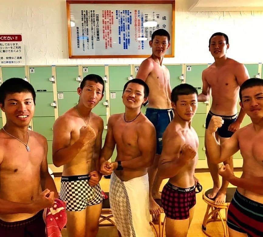 美川憲二さんのインスタグラム写真 - (美川憲二Instagram)「スタイリッシュな銭湯‼️ 久松湯さんでリフレッシュよ〜☺️♨️✨✨✨✨✨  ヤングボーイの　キノコ🍄🍄 とおいなりさんが⚾️⚾️  ぷかぷか浮いてて、最高です〜😍💓💓💓💓💓💓  男のキノコ🍄 男のキノコ🍄🍄 それそれー  笑。笑。 #久松湯  #桜台 #天然温泉 #リフレッシュ #美川憲二 #ヒデコフランセスカ #オネェ系 #ものまね」9月12日 23時16分 - mikawakenji