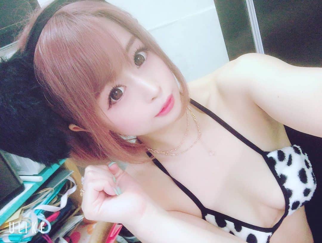 前田のののインスタグラム：「こちらはうちの わんこのグッズが 販売してます✨  売上金は わんこのご飯代になります🎶  https://suzuri.jp/nono_maeda」