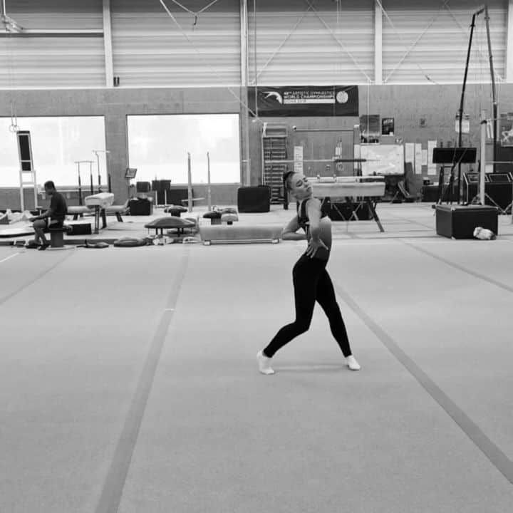 エイトォーラ・トールズドッティルのインスタグラム：「Here is a little sneak peek of my new floor routine♡」
