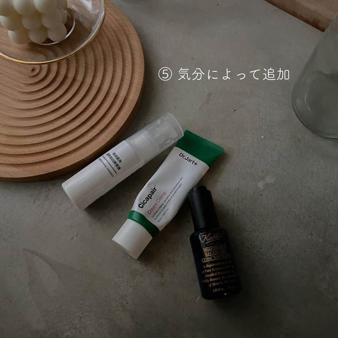 影山可蓮さんのインスタグラム写真 - (影山可蓮Instagram)「・ ・ Skin care🌿 ・ ・ ★夜のフルケアコース 週に2回ぐらいしっかりやる日ver📄 (他に何バージョンかある、はず、、w) ・ ・ わたしが美容の投稿をするのなんていつぶりだろうかという感じですが、少し前ぐらいからご質問よくいただいていたので、少しまとめてみました💭 3枚目から順番にやっております！ ・ ・ ⬇︎洗顔後 ①導入をとりあえずすぐに塗る ②化粧水 コットンでReFaの美顔器を使って入れ込む！クリアモードっていうので振動しながら毛穴まで綺麗にしながら化粧水をぐんぐん入れてくれます！ ③美容液 Celvokeかキールズのトロッとしたやつがもちもちになって最近好きです。 ④ ReFa C.P.SERUMを美顔器を使って浸透させる。 お肌がギュギュッと引き締まって気分も超すっきりする！ ⑤肌荒れとか日焼けとか日々の悩みに合わせて4の前後にこの辺りもよく塗ります！ ⑥保湿 高保湿で最後にお肌をカバー&たっぷり塗ってマッサージして終わり！ ・ ・ 実はこの夏から美顔器デビューをしまして(今まで一つも使ったことなかった)、とにかく個人的に信頼が厚いReFaを選んで使ってみたのですが、普段のスキンケアに沿って使える&5分ぐらいで終わるから手間じゃない上に自分なりにカスタムできるのがめちゃ良くて続けています！🙋🏼‍♀️🤍 #個人的な感想ですが無理なく楽しく続けられるってのが一番大切な気がする　 ・ てことで、商品名とかきになるものあればコメントください😊 ブログ並みに長文失礼しましたー！ ・ ・  #cosmetics #instabeauty #supportedbyReFa  #美容 #スキンケア #beauty #skincare #リファ  #リファ習慣  #リファ肌育」9月12日 23時18分 - karenoutfits