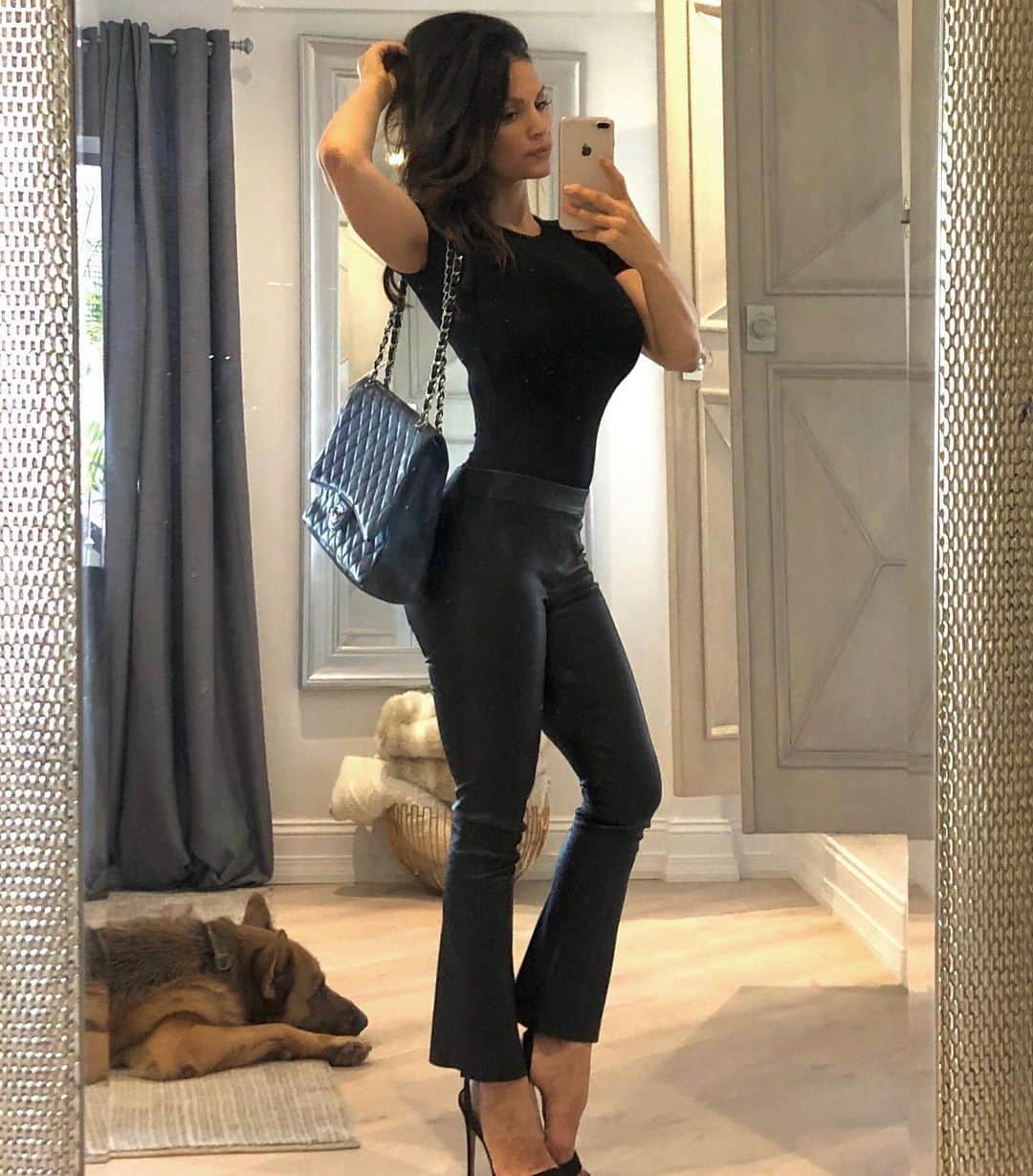 デニス・ミラーニのインスタグラム：「Good morning ☀️ Which outfit is your favorite? 1 or 2?」