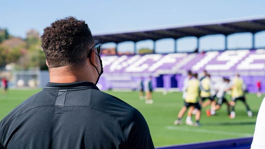 ロナウドのインスタグラム：「Mañana empezamos @LaLiga. Estamos listos, aunque nos seguirá faltando nuestra gente ¡Aúpa Pucela! @realvalladolid   #aupapucela #pucela #realvalladolid #laliga」
