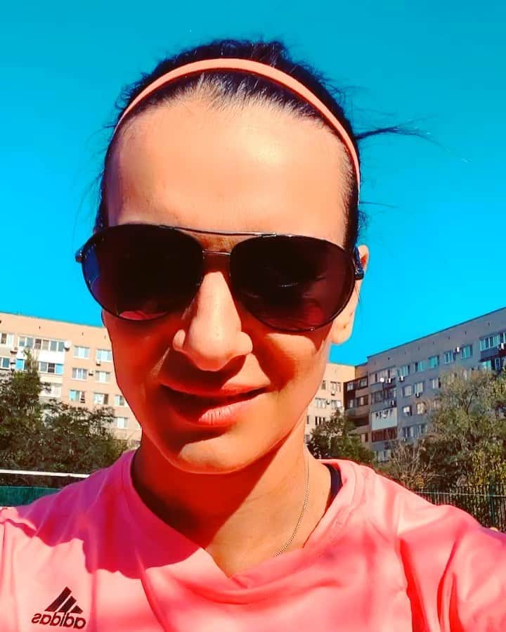 エレーナ・イシンバエワのインスタグラム：「Свершилось 🥳🥳🥳 ⠀ Новая, спортивная, бесплатная площадка открылась сегодня по адресу Невская 14, в г.Волгограде! ⠀ Это лучшая площадка в нашем городе.🤩🤩🤩 ⠀ Огромное спасибо студии «Кефир» @kefirgames за финансовую поддержку. Без Вас, нам бы никогда не удалась это построить. Спасибо Вам, за возможность делать добрые дела! 🤝✊🏻🤗 ⠀ @isinbaeva.fund вы вновь доказали, что невозможное возможно! 😍 ⠀ Дорогие мои, вы ведь знаете, один в поле не воин, а вместе - МЫ СИЛА! 💪🏻🤝 ⠀ Подписывайтесь на @isinbaeva.fund, тренируйтесь на наших площадках, учавствуйте в конкурсах и выигрывайте призы! Подробности на @isinbaeva.fund. 😉 ⠀ A dream come true 🥳🥳🥳 ⠀ A new, sports, free Playground opened today at the address Nevsky 14, in Volgograd! ⠀ This is the best Playground in our city.🤩🤩🤩 ⠀ Many thanks to Kefir Studio @kefirgames for financial support. Without You, we would never have been able to build this. Thank You for the opportunity to do good deeds! 🤝✊🏻🤗 ⠀ @isinbaeva.fund you have once again proved that the impossible is possible! 😍 ⠀ My dear, you know, that good deeds always needs support! 💪🏻🤝 ⠀ Subscribe to @isinbaeva. fund, train on our sport playgrounds, participate in contests and win prizes! ⠀ For more information, visit @isinbaeva. fund. 😉」
