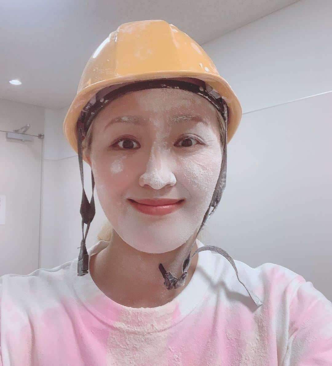 丸山桂里奈さんのインスタグラム写真 - (丸山桂里奈Instagram)「今日もこんな感じですが、最高に楽しく 全力で頑張りました🤭 共演者のみなさま、そしてスタッフ関係者のまなさま、ありがとうございました😊 明日もいい日になりそうです👏👏👏  #収録 #最高な時間 #たのしすぎる空間 #自分らしくいれます #お仕事終わりにすぐにこの写真を #旦那さまに送りました #免疫力あげてもらいます #明日も頑張ります #いい意味で #インスタバエ」9月12日 23時45分 - karinamaruyama