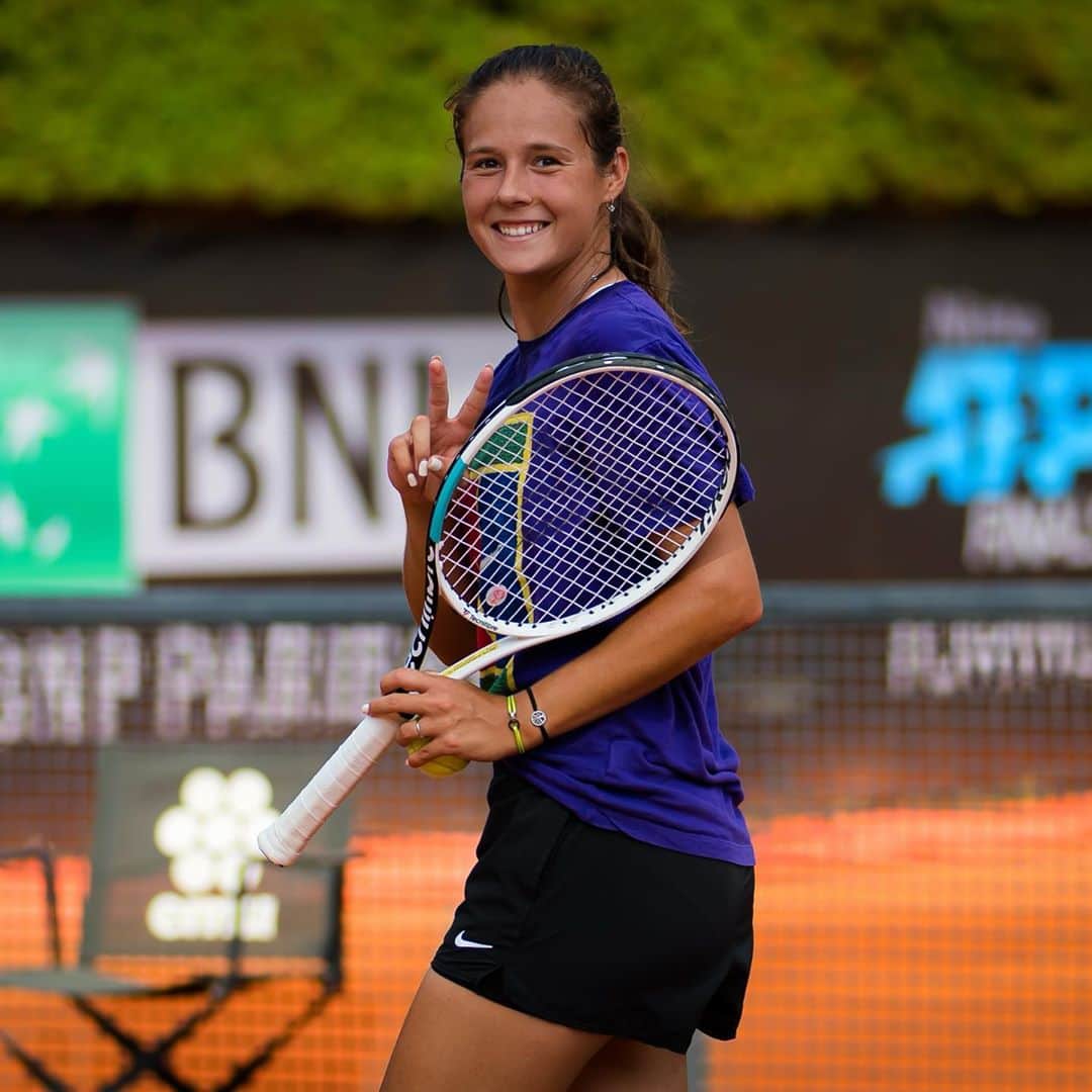 ダリア・カサトキナのインスタグラム：「Pure joy to be here #Roma @internazionalibnlditalia ❤️ photo credit as usual: @jimmie48tennis #DD」