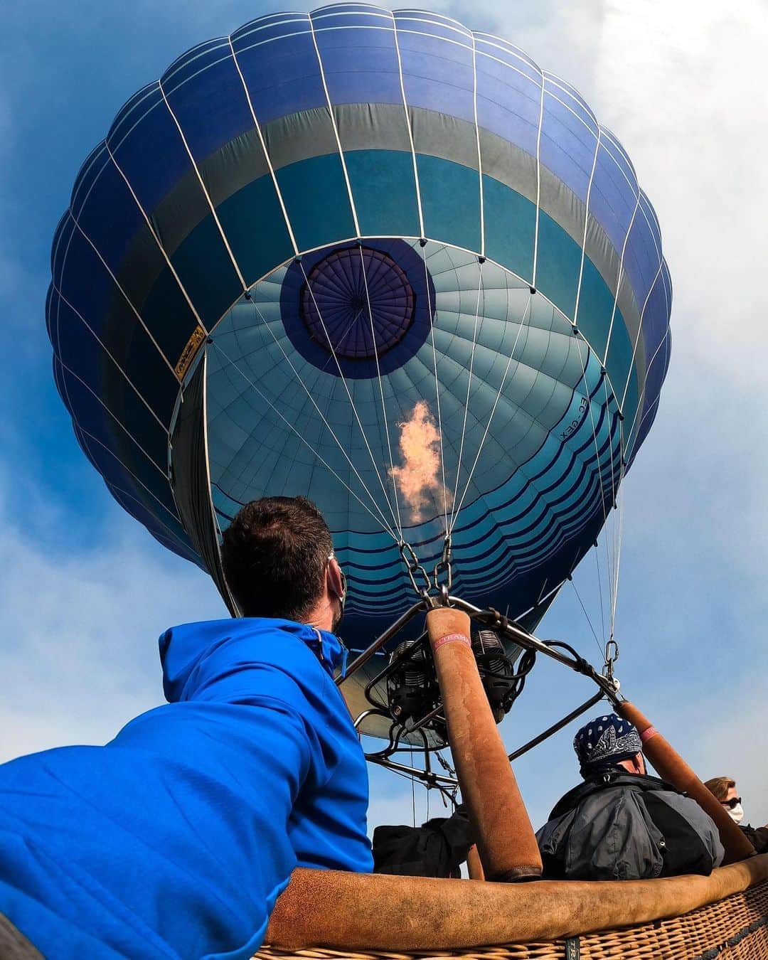 goproさんのインスタグラム写真 - (goproInstagram)「Photo of the Day: Ascending into Saturday 🎈 @marttinoficial + #GoProHERO8 Black ⠀⠀⠀⠀⠀⠀⠀⠀⠀ @GoProES #GoProES #HotAirBalloon #Balloon #Selfie」9月13日 0時05分 - gopro