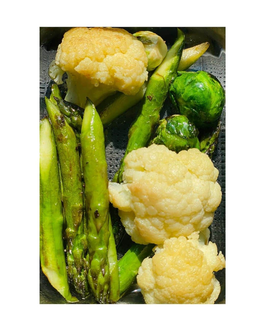 ジュリアナ・パエスのインスタグラム：「Quentinha de hj... pq dieta que é dieta a gente começa no fim de semana mesmo! A MÃE TÁ ON hein!!!!! Kkkkkkkkk」