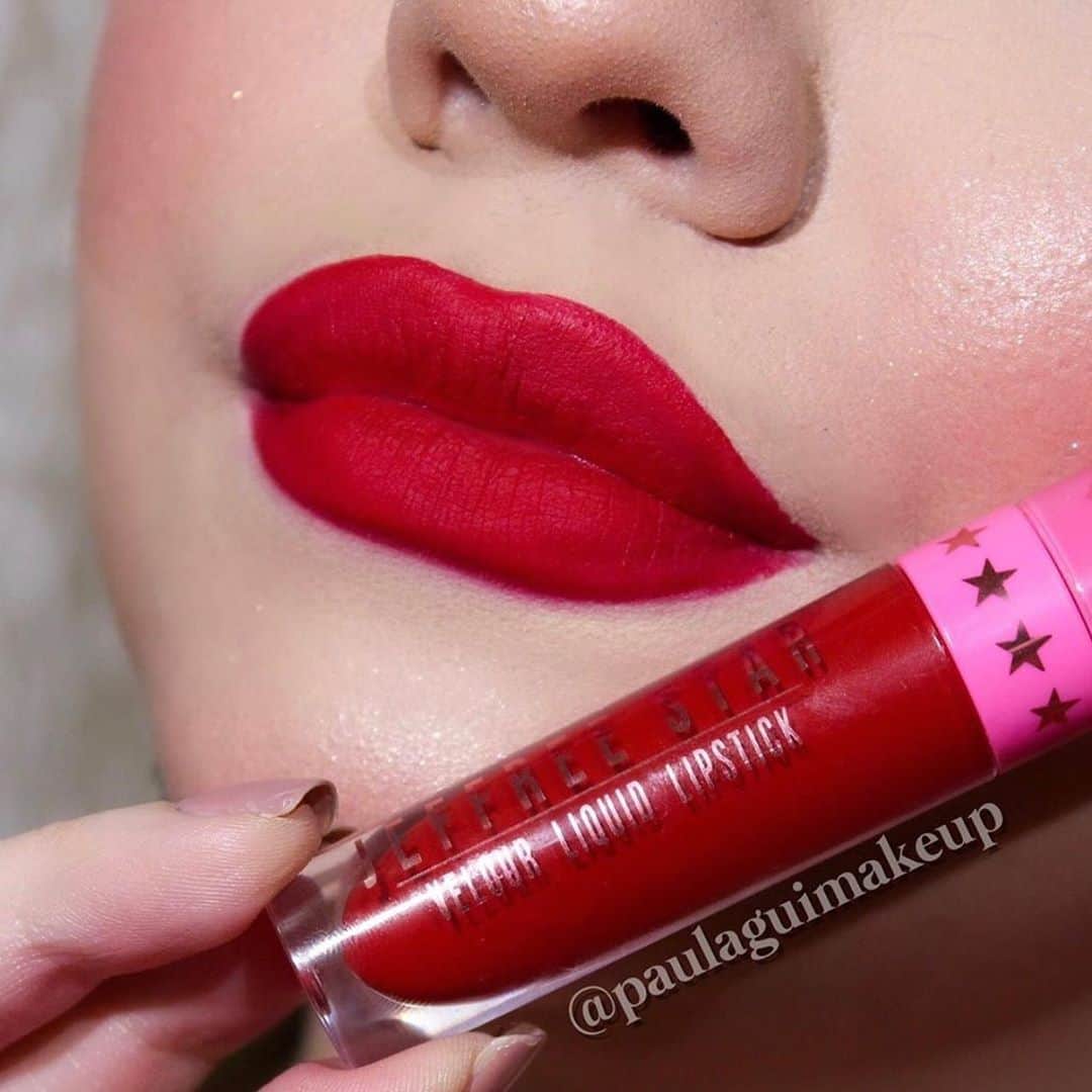 Jeffree Star Cosmeticsさんのインスタグラム写真 - (Jeffree Star CosmeticsInstagram)「The perfect red ❤️ @paulaguimakeup wears our #velourliquidlipstick I’m the shade Redrum✨  #jeffreestarcosmetics」9月13日 0時20分 - jeffreestarcosmetics