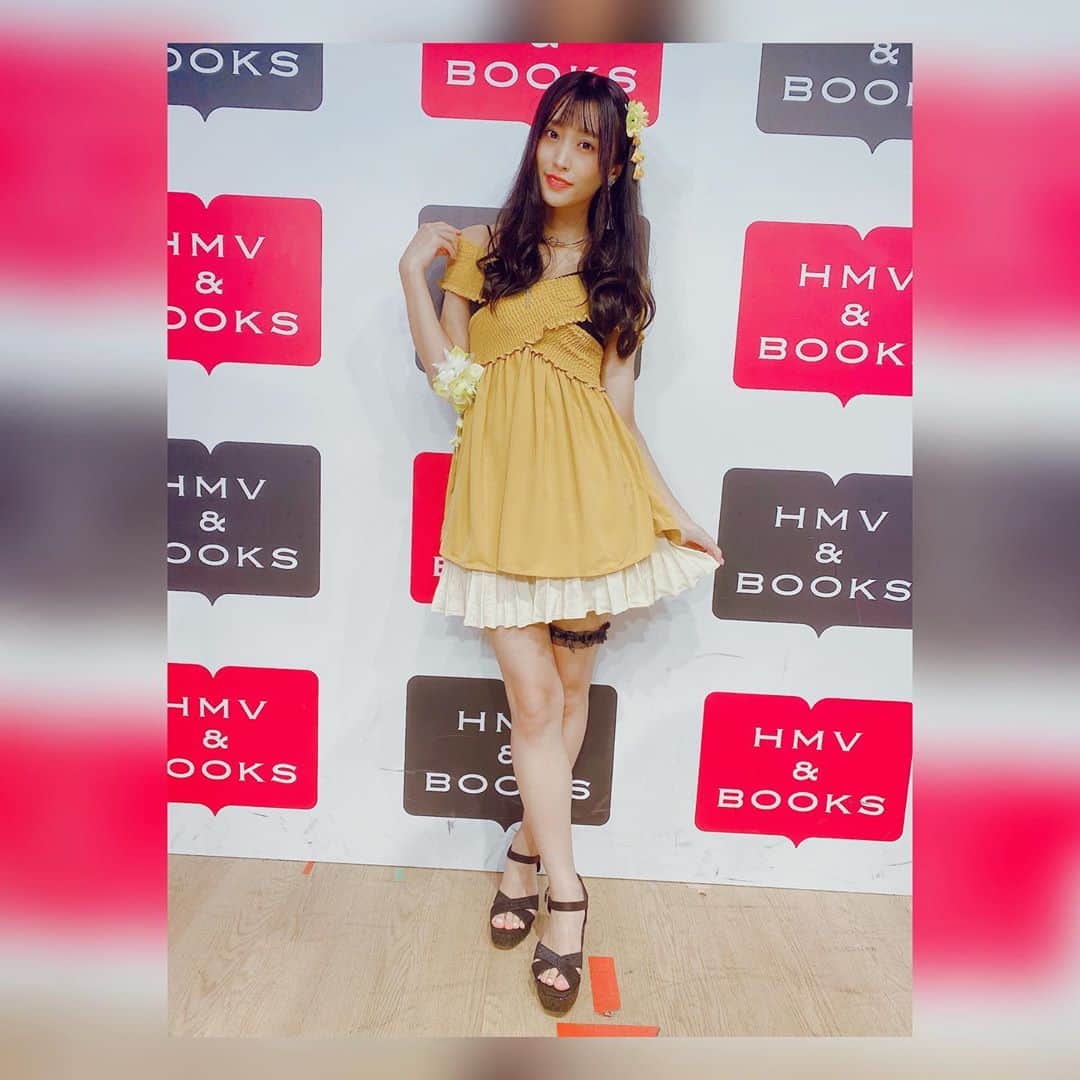 根岸愛のインスタグラム：「🧜‍♀️👗🧜‍♀️ D4DJ1stLIVEの時の衣装を そのLIVEぶりに着ました！ キャラ寄せするために頑張って 集めた服やアクセたち... 探すの大変だったなぁ🥺✨ #fashion #D4DJ #Merm4id #松山ダリア」