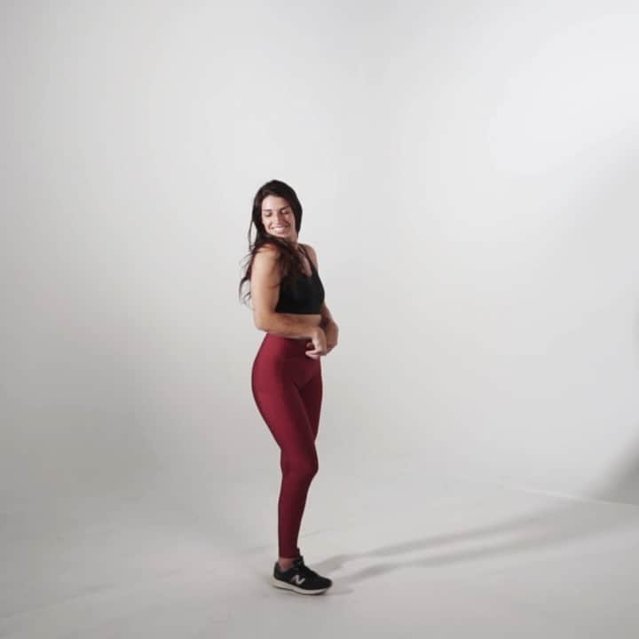 のインスタグラム：「I'm excited to announce my new partnership with @obsessionshapewear! They make the best booty-enhancing leggings and they are so comfortable to train in! Check out the link in my bio! See you guys next week for Fight Week!」