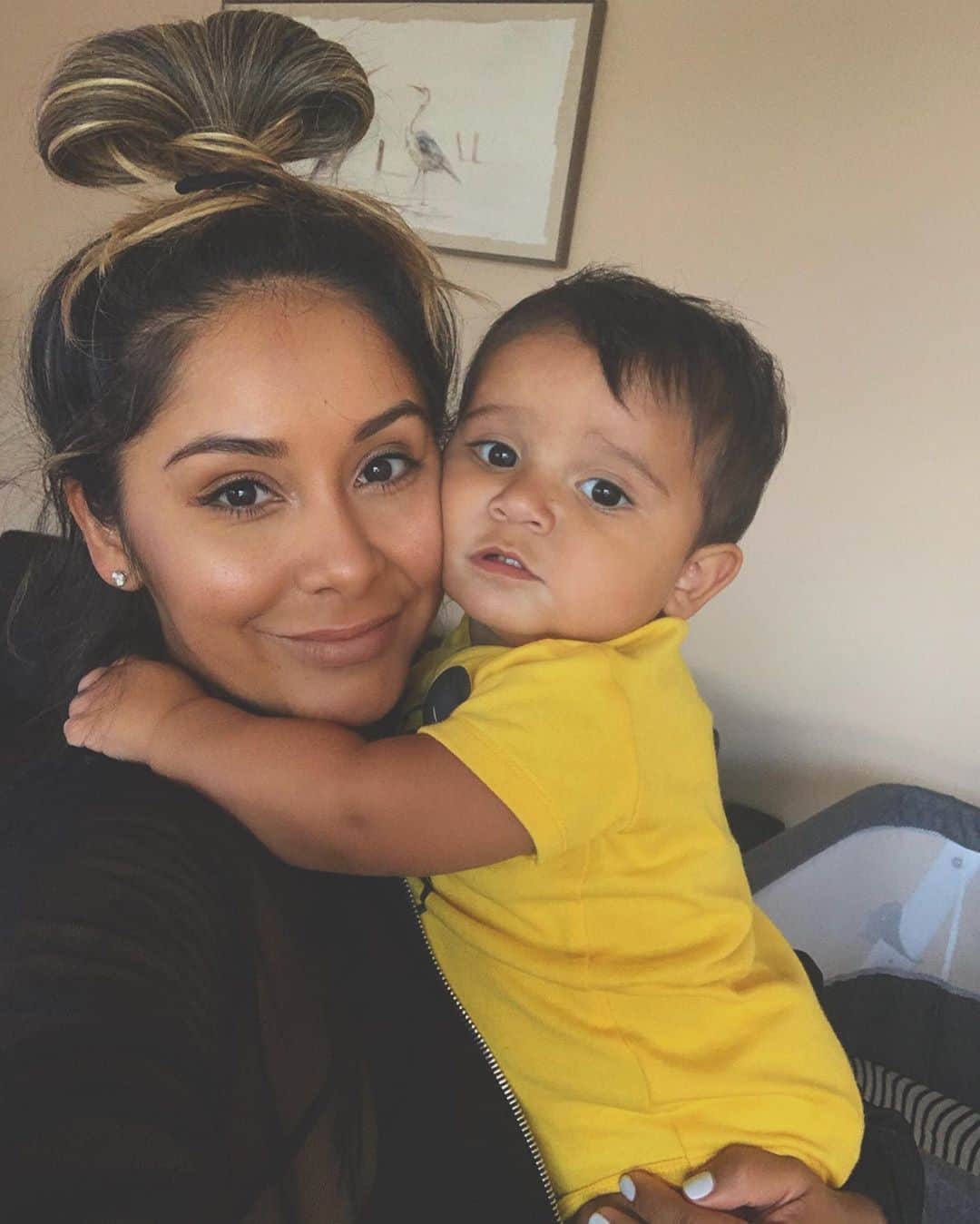 ニコール・ ポリッツィのインスタグラム：「Nothing better than being your Mommy 🙏🏽 #myfavoritejob」
