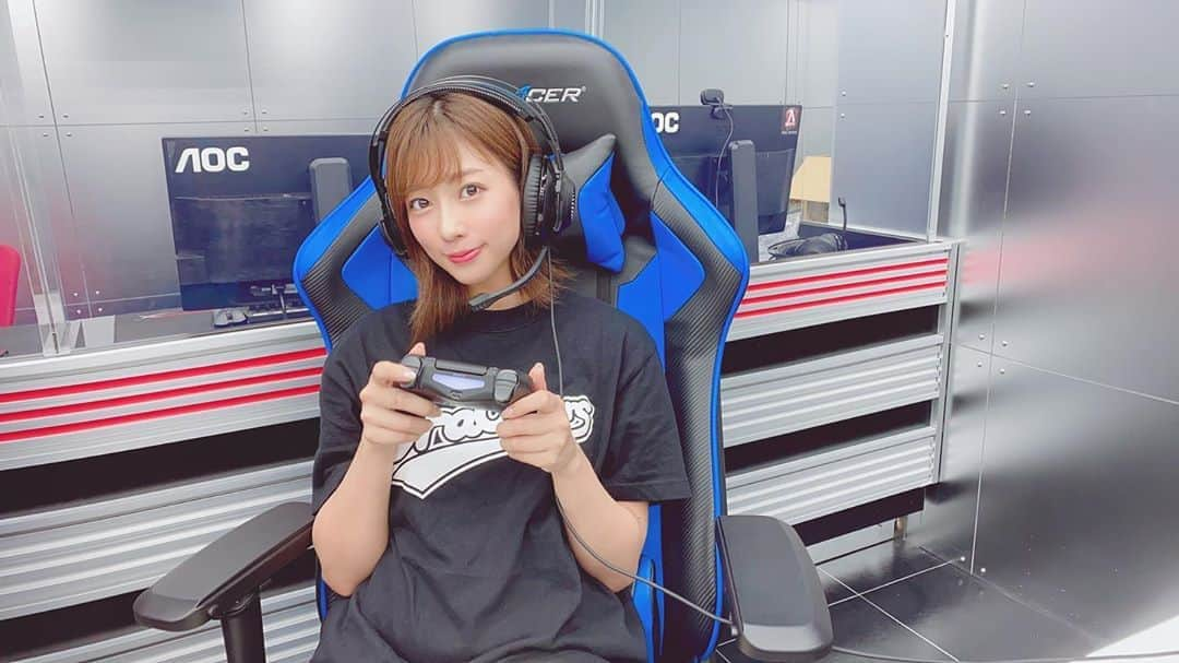 大貫彩香さんのインスタグラム写真 - (大貫彩香Instagram)「ゲーム配信も楽しかった🎮❤︎ スタッフさんが写真凄く沢山撮ってくれた！今回からチェキも買えるようになりました！沢山有難う御座います✨  AKIBA eSports Studio 格好良過ぎてテンションMAX!!! スタジオの隣のショップのグッズも可愛すぎて呟いたら公式さんが追加情報をくれたのでそちらも載せておきます！💡  改めまして♡ グラチア ゲーム配信🎮 有難う御座いました✨  今回もフォートナイトをプレイして 全3回ともビクロイ！！！🥇 嬉しい😆✨🎉 AKIBA eスポーツスタジオのグッズ気になるのでまた来ます！✨  次回は9/26(土)予定です！ またぜひご覧ください🤗🌸  楽しかった🥰 まなてぃーあんなちゃん有難う❤︎ #eスポーツ　#ゲーム配信　#グラチア」9月13日 0時55分 - sayaka_oonuki