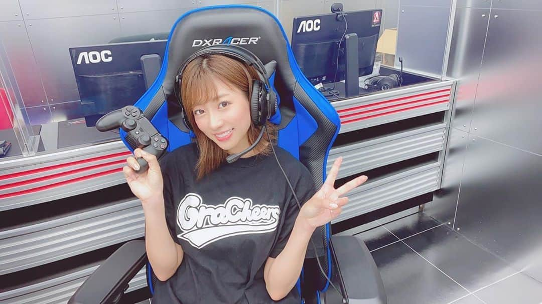 大貫彩香さんのインスタグラム写真 - (大貫彩香Instagram)「ゲーム配信も楽しかった🎮❤︎ スタッフさんが写真凄く沢山撮ってくれた！今回からチェキも買えるようになりました！沢山有難う御座います✨  AKIBA eSports Studio 格好良過ぎてテンションMAX!!! スタジオの隣のショップのグッズも可愛すぎて呟いたら公式さんが追加情報をくれたのでそちらも載せておきます！💡  改めまして♡ グラチア ゲーム配信🎮 有難う御座いました✨  今回もフォートナイトをプレイして 全3回ともビクロイ！！！🥇 嬉しい😆✨🎉 AKIBA eスポーツスタジオのグッズ気になるのでまた来ます！✨  次回は9/26(土)予定です！ またぜひご覧ください🤗🌸  楽しかった🥰 まなてぃーあんなちゃん有難う❤︎ #eスポーツ　#ゲーム配信　#グラチア」9月13日 0時55分 - sayaka_oonuki