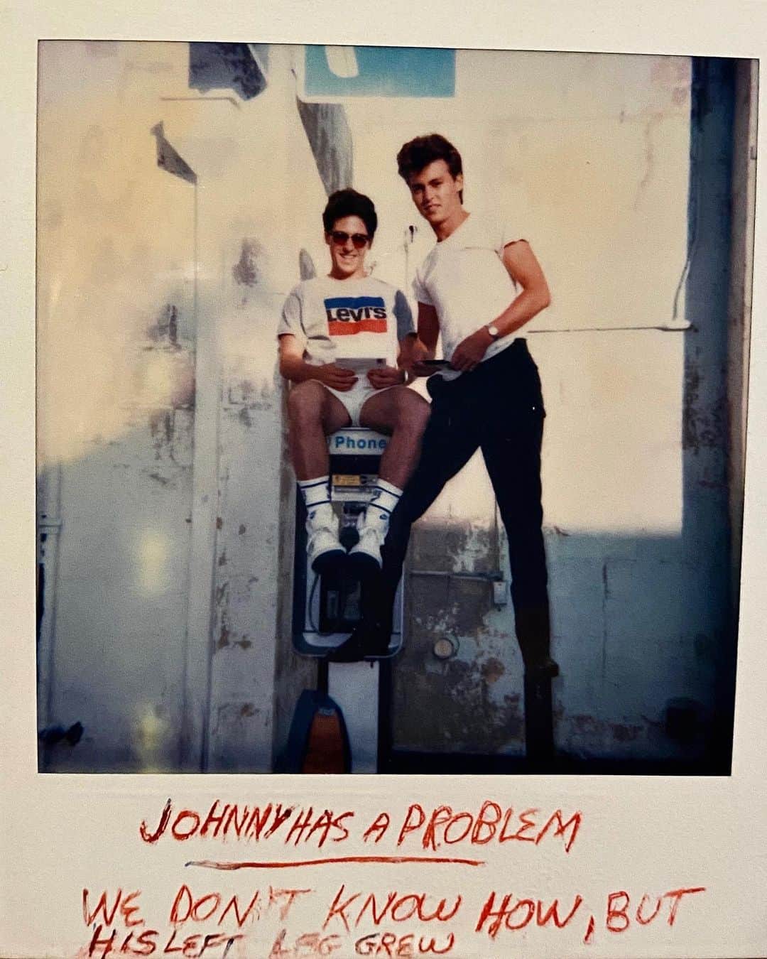 ロブ・モローのインスタグラム：「When #JohnnyDepp was 21 and I was 22 we did a silly little teen romp flick - #PrivateResort (though it has its fans) we filled a lot of down time, having absconded with the art dept’s Polaroid camera, making pics like this.」