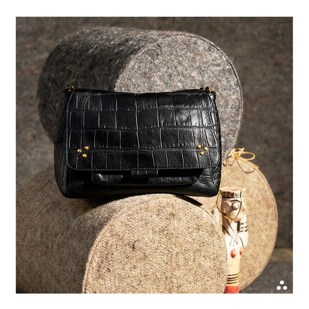ジェロームドレイフュスのインスタグラム：「A modern heirloom #Lulu . . Art Direction @carolinnerennequin Photo @pierr_antoine #jeromedreyfuss #jeromedreyfusslulu #rootsdeluxe #aw20」