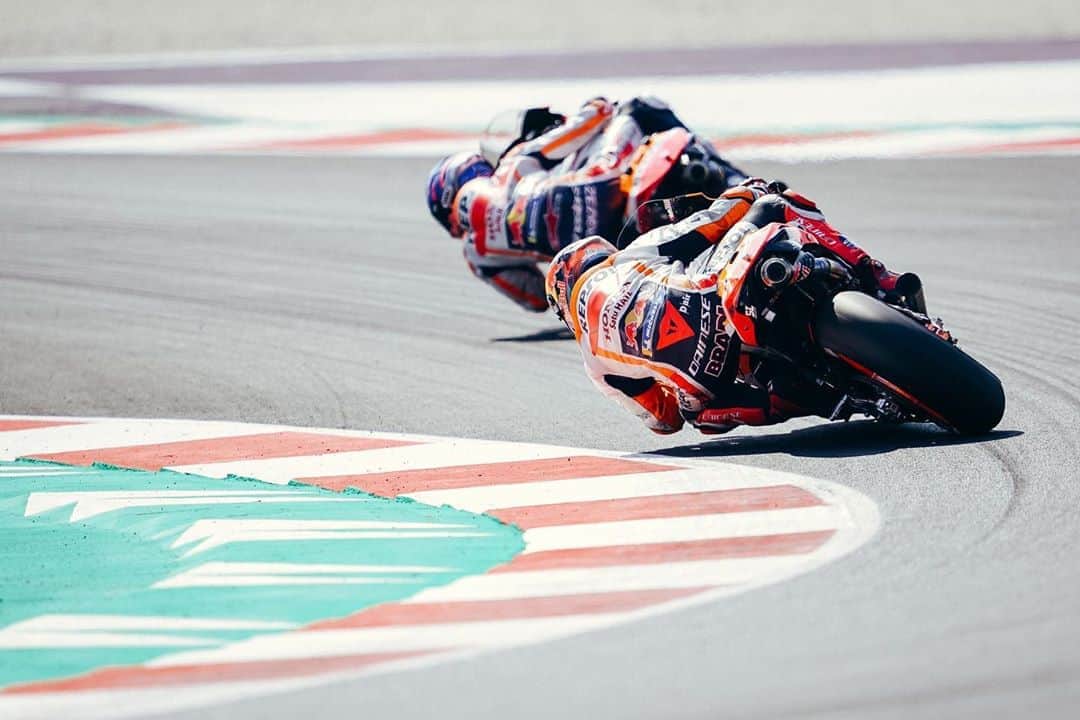 レプソル・ホンダさんのインスタグラム写真 - (レプソル・ホンダInstagram)「Ride together 🤝 ⠀⠀⠀⠀⠀⠀⠀⠀⠀ #SanMarinoGP #MotoGP #AM73 #AlexMarquez73 #SB6 #StefanBradl #Repsol #Honda #RepsolHonda #HRC #RC213V #ThePowerOfDreams #Racing #Motorcycle #Team #OneHeart」9月13日 1時08分 - hrc_motogp