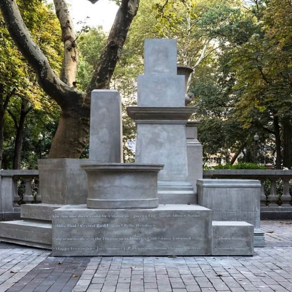 Grace Bonneyのインスタグラム：「@nogophoto here, talking more public art. It’s no surprise that I’ve been thinking a lot about a certain kind of public art recently. There has been a lot of talk (and action!) about monuments coming down and discussion about what should go up. Who is and will be creating the work that now goes up is front of mind. When you imagine artists who have created monuments, who comes to mind? What would the monument landscape look like if it was created by women, and especially, women of color? In episode 1 of @publicartfund’s podcast #PublicArtWorks, @hankwillisthomas and @darrencwalker of @fordfoundation have a conversation about monuments that has really stuck with me. Darren said, “I am very concerned about the fact that the representation of our history is not actually full. And that part of the job today is to write, w-r-i-t-e, history and to right, r-i-g-h-t, history.” Pictured here is Sharon Heyes, “If They Should Ask” for @monument_lab in 2017. The piece recognized Philadelphia women, from the mid-1600s to the present day, who could have been or could be recognized with monuments. I would highly recommend visiting monumentlab.com to learn more about the work (and all of their other projects).  @womeninthearts has a great campaign every March - Can you name #5WomenArtists ?  With that in mind, can you name 5 monuments by women artists?   Sharon Hayes, If They Should Ask, Philadelphia, Monument Lab, 2017 (Steve Weinik @steveweinik / Mural Arts Philadelphia @muralarts)」