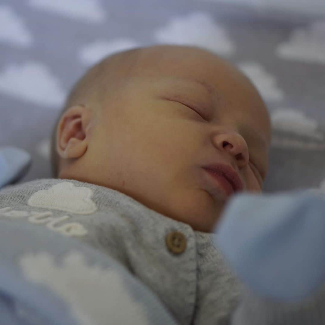アダム・ピーティさんのインスタグラム写真 - (アダム・ピーティInstagram)「George-Anderson Adetola Peaty. 11/9/2020. 9lb 1oz. I’m so proud of you @eirimunro and I love you both incredibly.」9月13日 1時20分 - adam_peaty