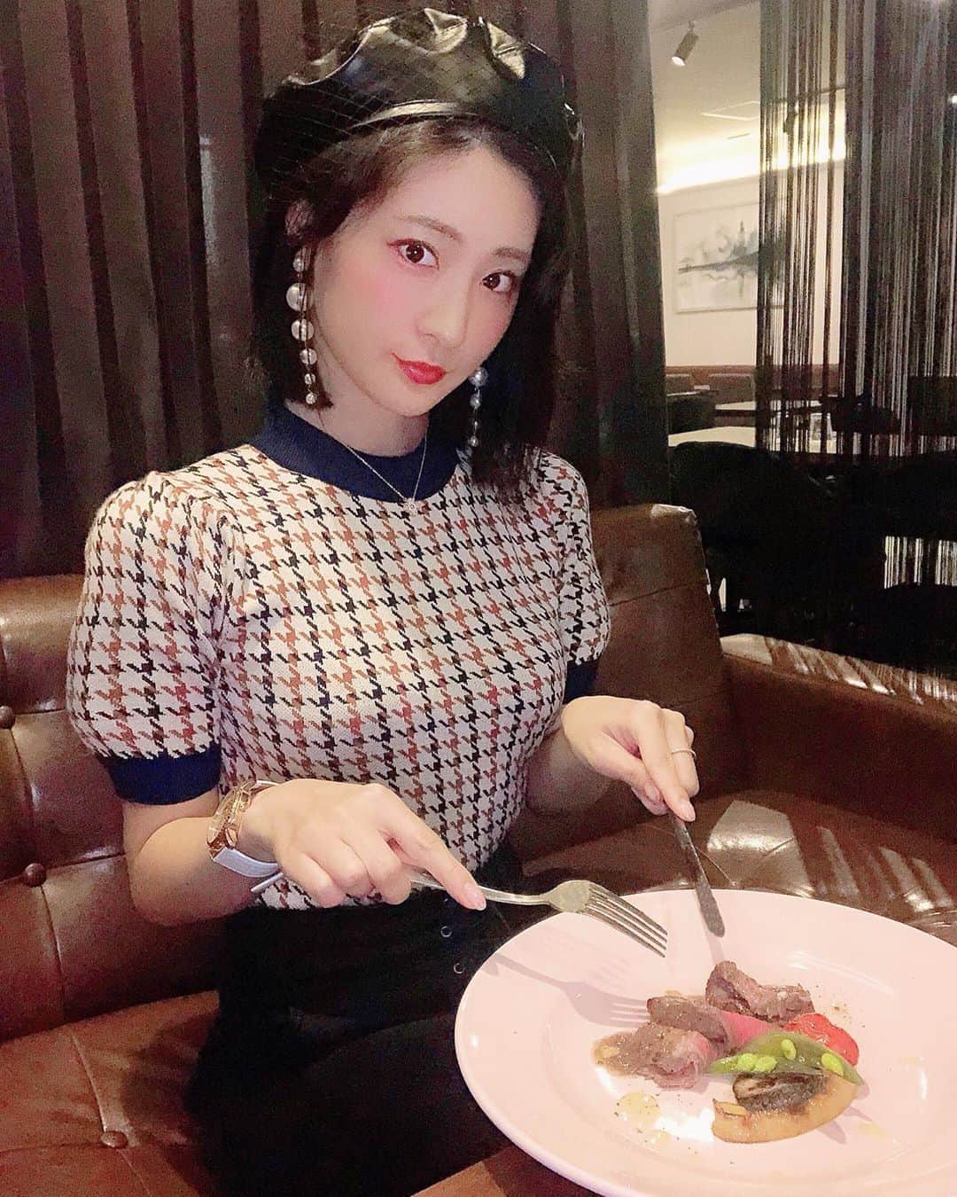 のインスタグラム：「エルデ(@diningbar.erde )﻿ でアパレル新作会議をしてきました✨　﻿ 今年は頑張らないといけない年だね🔥﻿ ﻿ まだあまり知られてないお店でシェフが毎回変わる面白いお店。 ゆったりお話しながらイタリアン食べれるのでオススメのお店の一つです🍅﻿ ﻿ ﻿ ﻿  📢池尻愛梨スケジュール📢﻿ 9月11日(金)EXMAX Special 掲載﻿ 9月15日(水) それって実際どうなの課出演﻿ 9月25日(金)💮はなまる撮影会💮﻿ 10月4日(日) R・I・P所属タレント勢揃いのプール撮影会﻿ 10月7日(水)お誕生日🎂﻿ ﻿ ﻿ ﻿ ﻿ ﻿ ﻿ #romantictokyo #ロマンチックトーキョー﻿ #秋コーデ#ファッション#コーデ#トップス #プチプラ#プチプラファッション#プチプラコーデ#韓国ファッション#オルチャン#オルチャンファッション  #サロモ　#韓国ファッション　#韓国ファッション通販#fashion#code#ootd ﻿ #タンバルモリ　#ダイエット #snidel 　#ヴァンクリーフアーペル﻿ #イタリアンエルデ #新宿イタリアン #オムスパ #シェフ指名制 #モンテネグロワイン  #高級イタリアン #西新宿グルメ #pr #トリドリベース」