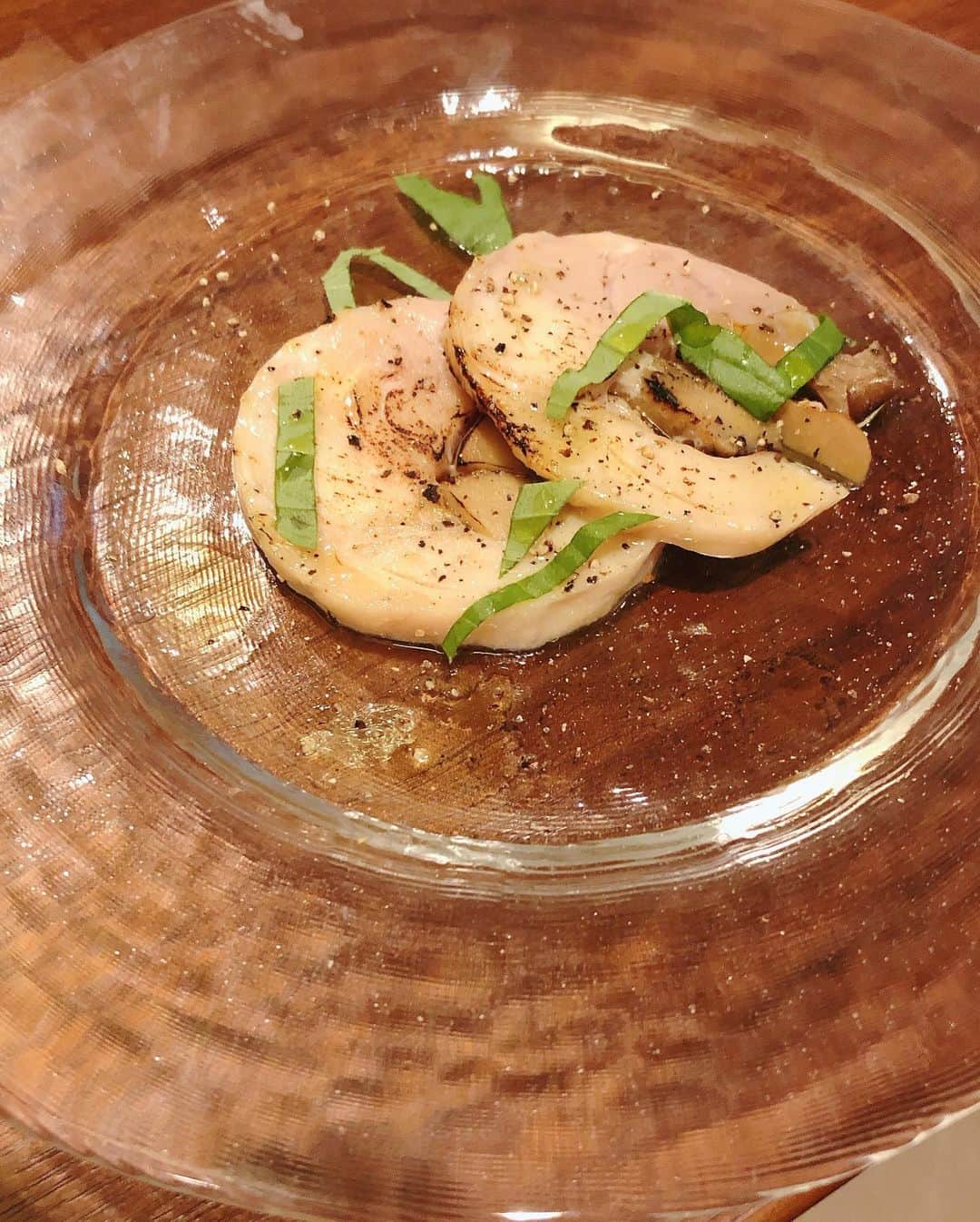 伊藤愛梨さんのインスタグラム写真 - (伊藤愛梨Instagram)「エルデ(@diningbar.erde )﻿ でアパレル新作会議をしてきました✨　﻿ 今年は頑張らないといけない年だね🔥﻿ ﻿ まだあまり知られてないお店でシェフが毎回変わる面白いお店。 ゆったりお話しながらイタリアン食べれるのでオススメのお店の一つです🍅﻿ ﻿ ﻿ ﻿  📢池尻愛梨スケジュール📢﻿ 9月11日(金)EXMAX Special 掲載﻿ 9月15日(水) それって実際どうなの課出演﻿ 9月25日(金)💮はなまる撮影会💮﻿ 10月4日(日) R・I・P所属タレント勢揃いのプール撮影会﻿ 10月7日(水)お誕生日🎂﻿ ﻿ ﻿ ﻿ ﻿ ﻿ ﻿ #romantictokyo #ロマンチックトーキョー﻿ #秋コーデ#ファッション#コーデ#トップス #プチプラ#プチプラファッション#プチプラコーデ#韓国ファッション#オルチャン#オルチャンファッション  #サロモ　#韓国ファッション　#韓国ファッション通販#fashion#code#ootd ﻿ #タンバルモリ　#ダイエット #snidel 　#ヴァンクリーフアーペル﻿ #イタリアンエルデ #新宿イタリアン #オムスパ #シェフ指名制 #モンテネグロワイン  #高級イタリアン #西新宿グルメ #pr #トリドリベース」9月13日 1時36分 - ilovely1007_