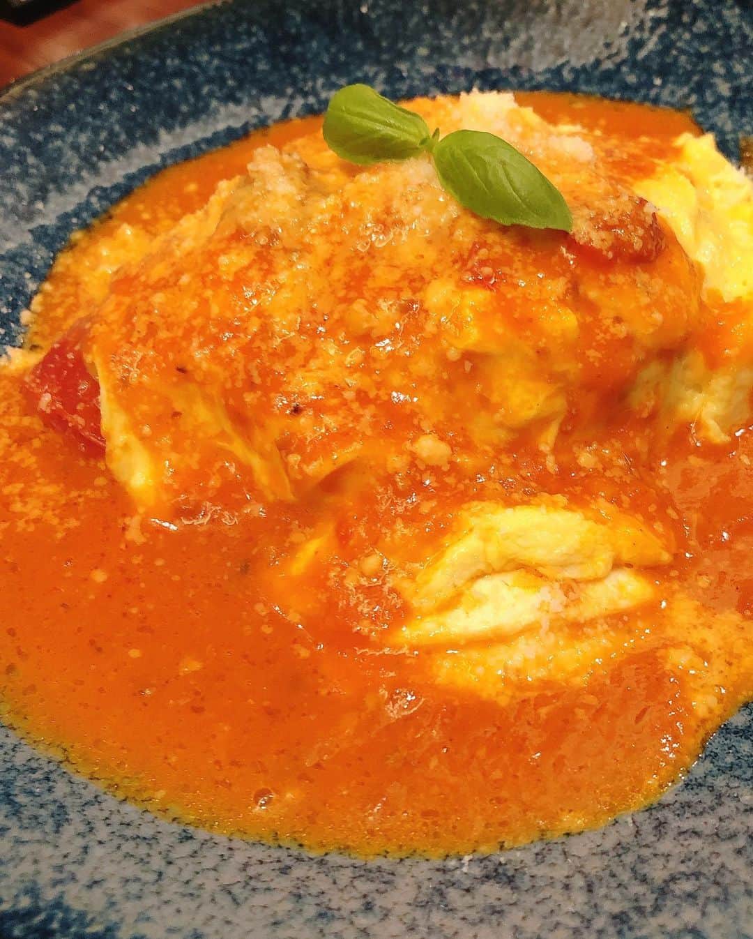 伊藤愛梨さんのインスタグラム写真 - (伊藤愛梨Instagram)「エルデ(@diningbar.erde )﻿ でアパレル新作会議をしてきました✨　﻿ 今年は頑張らないといけない年だね🔥﻿ ﻿ まだあまり知られてないお店でシェフが毎回変わる面白いお店。 ゆったりお話しながらイタリアン食べれるのでオススメのお店の一つです🍅﻿ ﻿ ﻿ ﻿  📢池尻愛梨スケジュール📢﻿ 9月11日(金)EXMAX Special 掲載﻿ 9月15日(水) それって実際どうなの課出演﻿ 9月25日(金)💮はなまる撮影会💮﻿ 10月4日(日) R・I・P所属タレント勢揃いのプール撮影会﻿ 10月7日(水)お誕生日🎂﻿ ﻿ ﻿ ﻿ ﻿ ﻿ ﻿ #romantictokyo #ロマンチックトーキョー﻿ #秋コーデ#ファッション#コーデ#トップス #プチプラ#プチプラファッション#プチプラコーデ#韓国ファッション#オルチャン#オルチャンファッション  #サロモ　#韓国ファッション　#韓国ファッション通販#fashion#code#ootd ﻿ #タンバルモリ　#ダイエット #snidel 　#ヴァンクリーフアーペル﻿ #イタリアンエルデ #新宿イタリアン #オムスパ #シェフ指名制 #モンテネグロワイン  #高級イタリアン #西新宿グルメ #pr #トリドリベース」9月13日 1時36分 - ilovely1007_