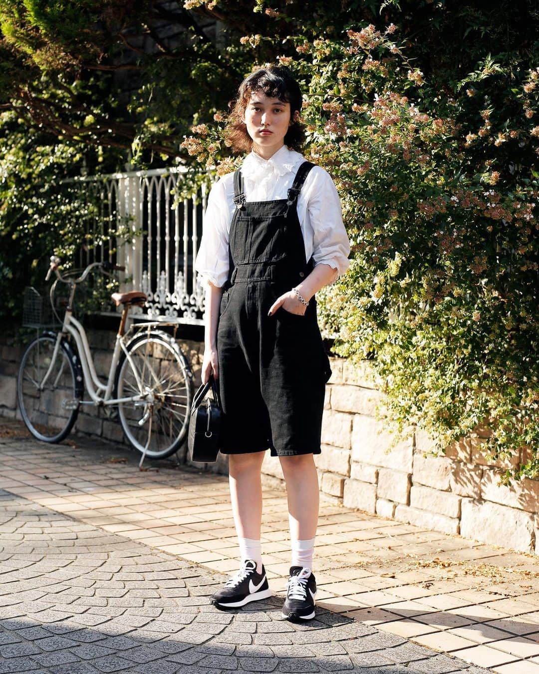 Droptokyoさんのインスタグラム写真 - (DroptokyoInstagram)「TOKYO STREET STYLE⁣⁣ ⁣⁣ Name: @mariannaannamarianna  Occupation: Model Shirt: #Used Overall: #Used Shoes: #NIKE Bag: #Used Accessories: #perna #streetstyle#droptokyo#tokyo#japan#streetscene#streetfashion#streetwear#streetculture#fashion#ストリートファッション#コーディネート#tokyofashion#japanfashion⁣⁣⁣⁣ ⁣ Photography: @kyoheihattori」9月13日 12時48分 - drop_tokyo