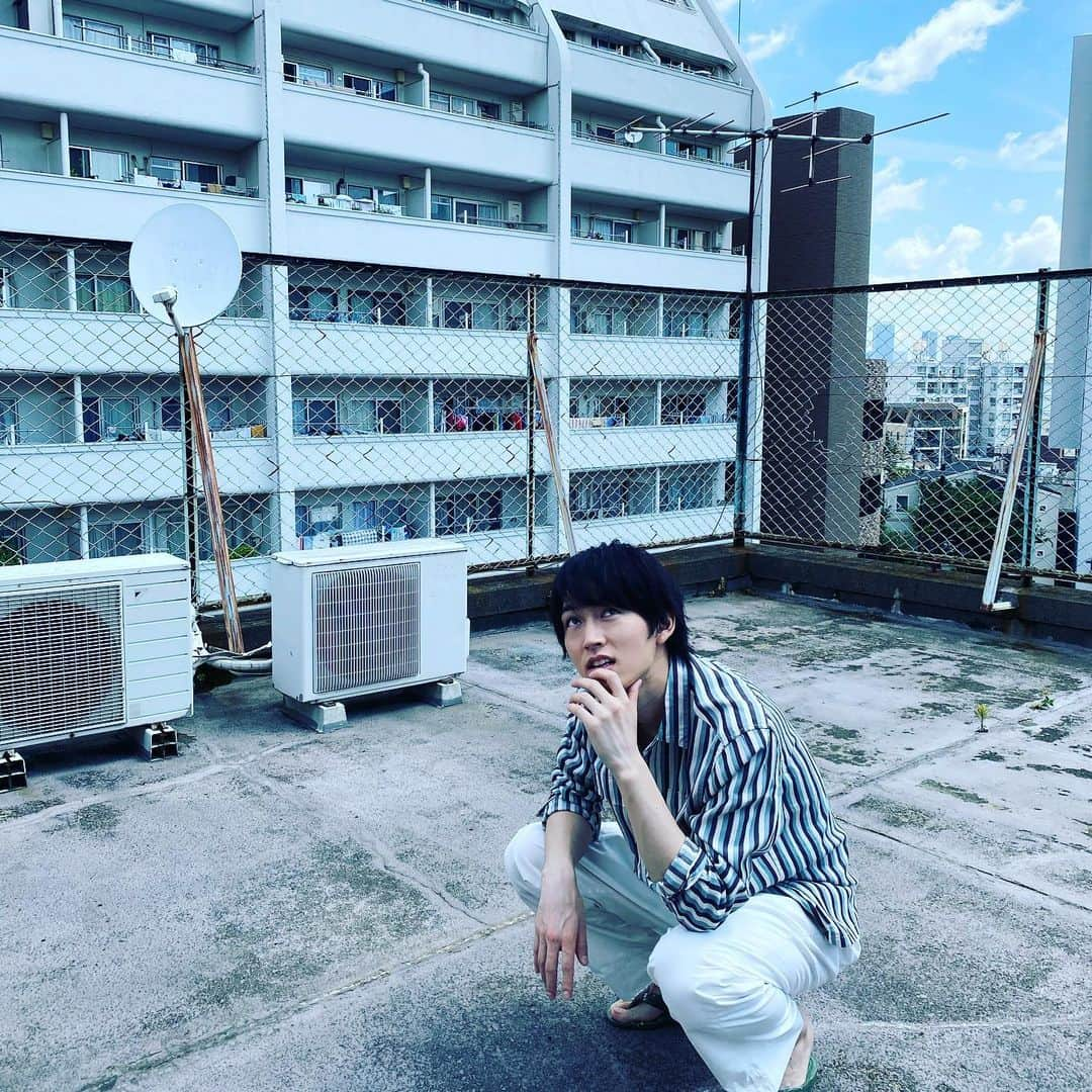 和田雅成のインスタグラム：「和田さんと青空シリーズ！  未公開カットをお届けします。  #和田雅成ファンクラブ」