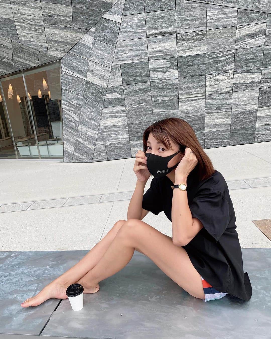小水彩さんのインスタグラム写真 - (小水彩Instagram)「隈研吾さん作の砦をみながら水遊び♪ とても贅沢な時間でした。 カフェでは角川ミュージアムオリジナルのマスクも販売しており黒マスクデビューしました！しかも150円でお手頃😍 . . . #隈研吾　#角川武蔵野ミュージアム #じゃぶじゃぶ池 #親バカ部」9月13日 11時34分 - aya_iitoto