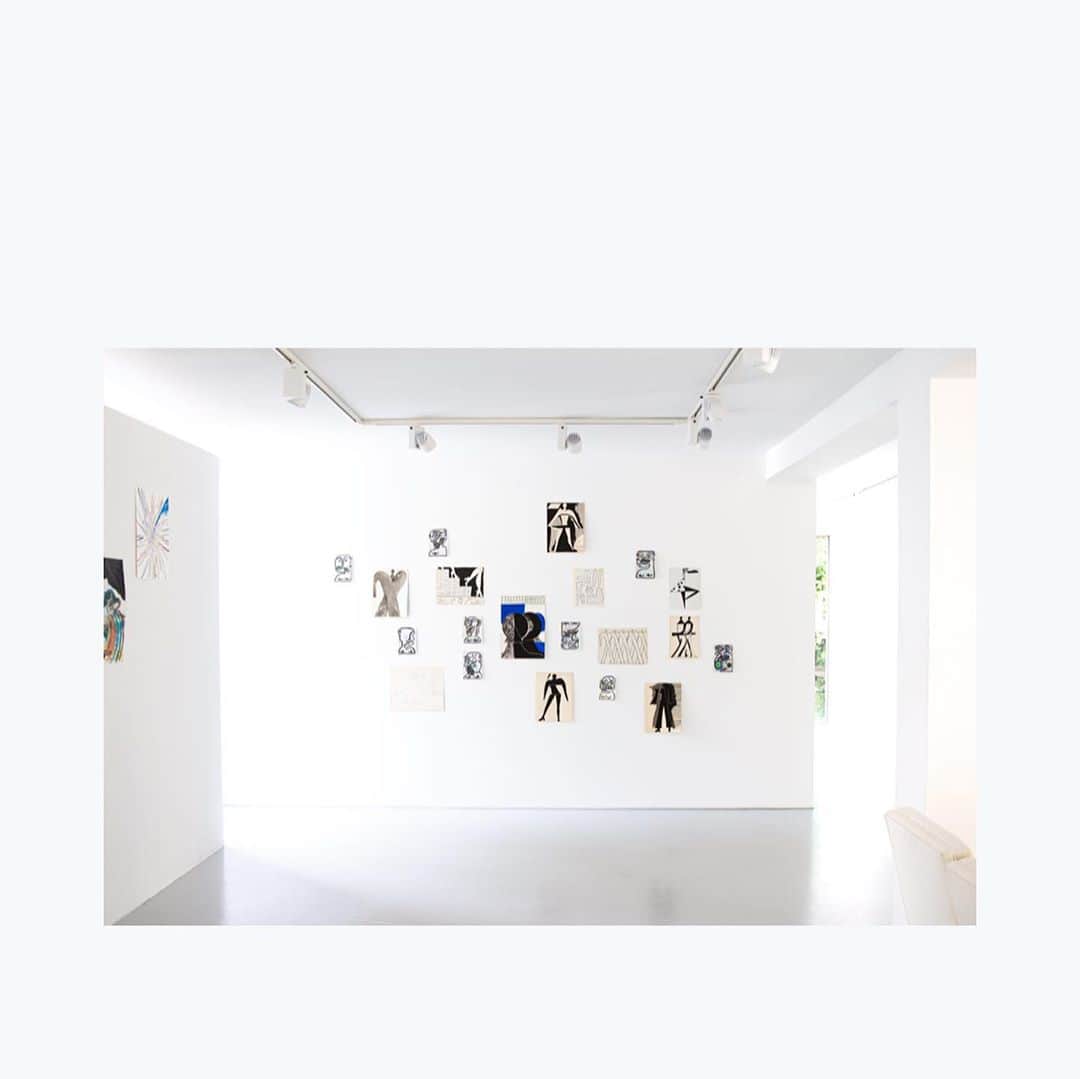 デヴェンドラ・バンハートさんのインスタグラム写真 - (デヴェンドラ・バンハートInstagram)「wenn du in deutschland bist! @galeriedroste  HUMAN IS A FIVE LETTER WORD 12 sep- 7 nov 2020 Curated by @bridgethevoid  Works by: @lydiamariapfeffer  @lorettamaehirsch  @farismcreynolds  @jessemockrin  @chrisjohansonart  @alida_cervantes  @dennerdenner  @burnthollandbaker  @brianlotti  @bridgethevoid  💋」9月13日 11時38分 - devendrabanhart