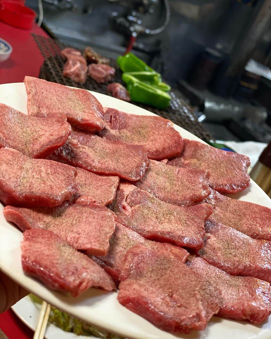 迫田愛子さんのインスタグラム写真 - (迫田愛子Instagram)「大好きな焼肉屋さんを贅沢に貸し切り❤️﻿ ﻿ 幻の〆麺にも出会う事が出来ました😆✨﻿ 貸し切りだったので息子も焼肉レジェンドデビュー🍖﻿ ﻿ 贅沢者め。笑」9月13日 11時52分 - aiko_esnail