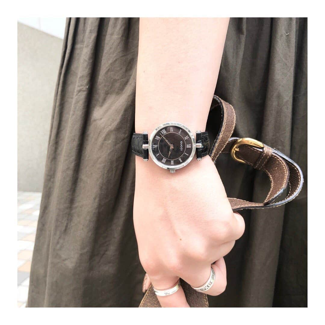 HIROBさんのインスタグラム写真 - (HIROBInstagram)「-名古屋パルコ店-﻿ ﻿ vintage GUCCI Watch﻿ ﻿ No.20003890840010﻿ ¥45000+tax﻿ ﻿ ユニセックスサイズのグッチのヴィンテージです。﻿ ﻿ 他にもVintage GUCCIのアイテムが多数入荷しております。﻿ ﻿ お気軽にお問い合わせ下さい!﻿ TEL:052-238-2075﻿ (営業時間 11:00〜20:00)﻿ ﻿ ﻿ こちらの商品はパルコオンラインストアでも販売しております。﻿ 送料、手数料無料でご利用いただけますので、ご来店の難しい方やご遠方の方は是非チェックしてみて下さい！﻿ ﻿ ﻿ #hirob﻿ #hirobnagoyaparco﻿ #baycrews﻿ #vintage﻿ #vintagewatch﻿ #gucci﻿ #Vintagegucci ﻿ #vintageshop﻿ #nagoya﻿ #parco﻿ #nagoyaparco﻿ #morellato﻿ #cassis﻿ ﻿ #ヒロブ﻿ #ヒロブ名古屋パルコ﻿ #ベイクルーズ﻿ #ヴィンテージ﻿ #ヴィンテージウォッチ﻿ #グッチ﻿ #ヴィンテージグッチ﻿ #ヴィンテージショップ﻿ #名古屋﻿ #パルコ﻿ #名古屋パルコ﻿ #名古屋栄﻿ #モレラート﻿ #カシス」9月13日 11時55分 - hirob.jp