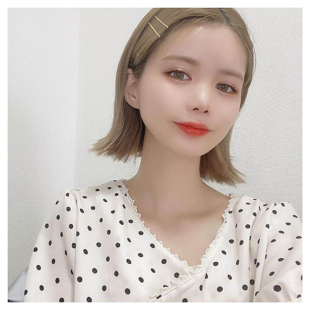 MISAさんのインスタグラム写真 - (MISAInstagram)「ㅤㅤㅤㅤㅤㅤㅤㅤㅤㅤㅤㅤㅤ 簡単アレンジ🤍🤍 おでこ出すときはやっぱり 眉毛がとっても大事🥺💖 ㅤㅤㅤㅤㅤㅤㅤㅤㅤㅤㅤㅤㅤ アートメイクしてからは 本当に眉マスカラだけで 眉メイク完成するからすごく楽になった〜😭🤍 朝のメイク時間も短くなったよ🥰🧡🧡 ㅤㅤㅤㅤㅤㅤㅤㅤㅤㅤㅤㅤㅤ 沢山サロンがあるけど 評判も良かったし施術写真が好きすぎて ここに決めました🤍 昨日のストーリーで沢山質問きてたんだけど、 料金や詳細などは直接サロンさんに お問い合わせしてみてください❤︎ ㅤㅤㅤㅤㅤㅤㅤㅤㅤㅤㅤㅤㅤ #大阪　#難波」9月13日 12時06分 - chatae._