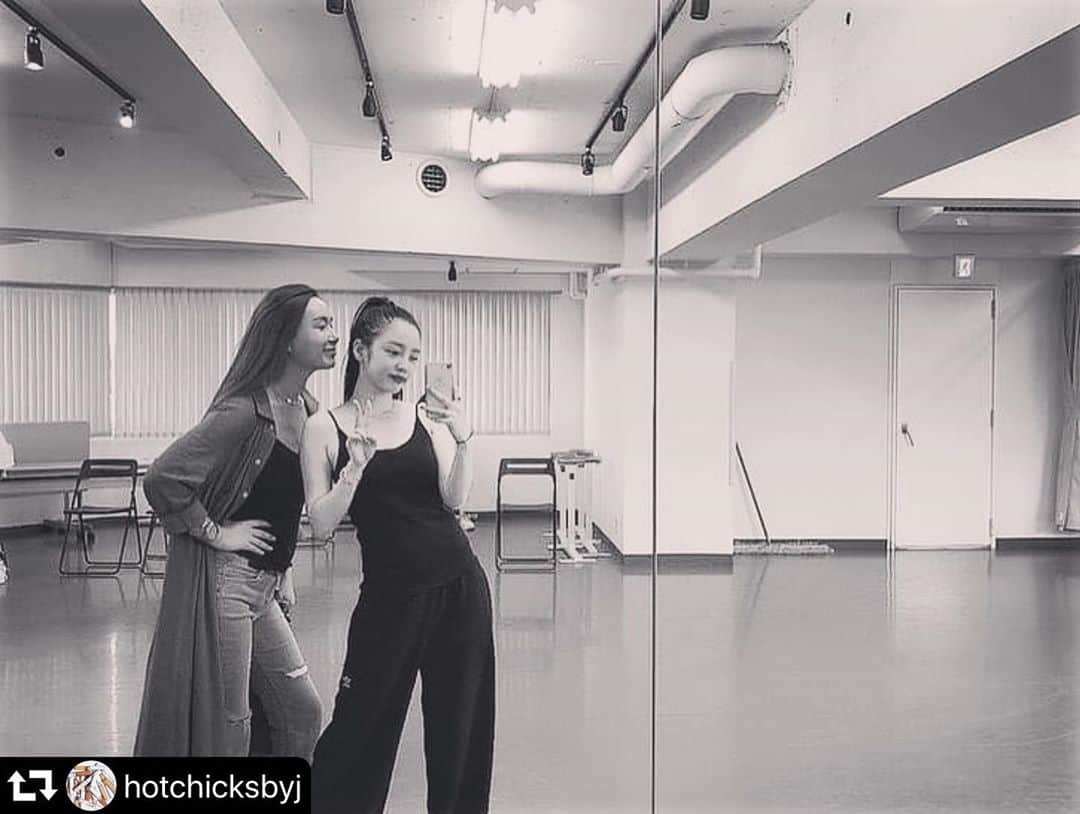 ク・ハラ　ファンアカウントさんのインスタグラム写真 - (ク・ハラ　ファンアカウントInstagram)「この投稿を見る限りハラはファンは勿論の事携わった方々からも愛されてたのが分かる 私達だけでは無く多くの皆さんが彼女の事を偲んでるのを見て #HARA のファンで良かったとつくづく思う。  #ハラ #HARA #クハラ #koohara  #구하라 #HARAGU #グハラ #goohara #具荷拉  #ぺユンジョン先生  #repost #hotchicksbyj hotchicksbyj with hara hotchicksbyj/instagramより @hotchicksbyj @koohara__」9月13日 12時06分 - 0103_kxxhara
