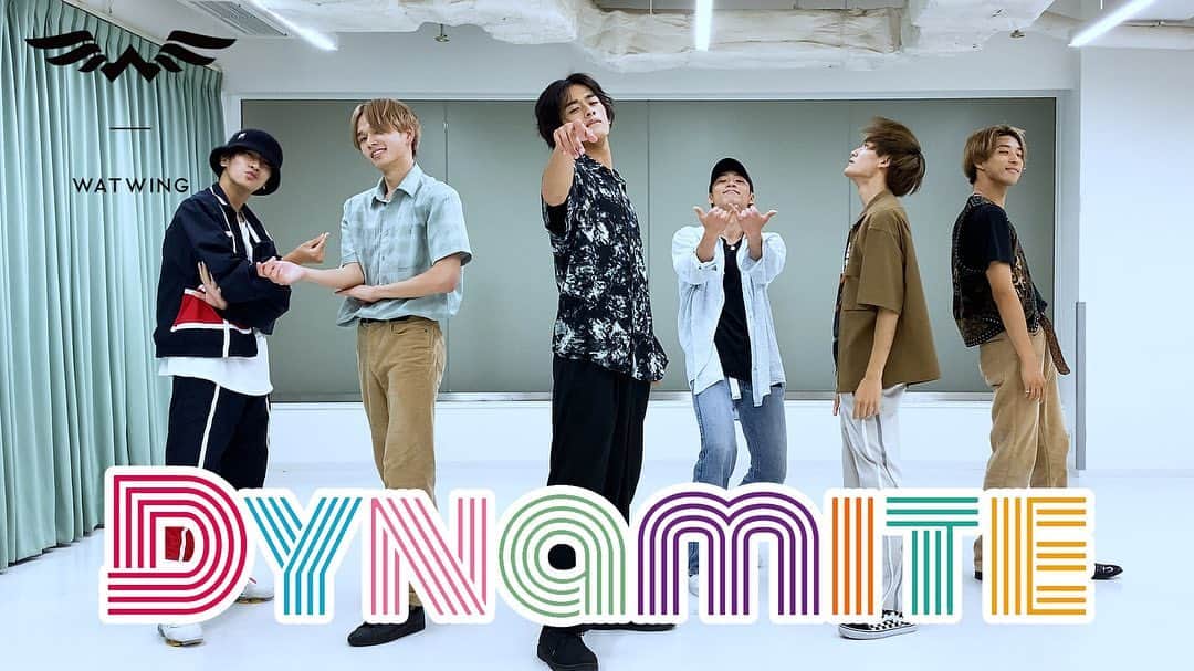 古幡亮（WATWING）のインスタグラム：「. . WATWINGがBTSの"Dynamite"をcoverしてみた！ . 彼らのパフォーマンスにはいつも度肝を抜かれています。メンバーみんなでふとcoverしない？ってなって 僭越ながらダンスをcoverさせて頂きました！ 僕らはBTSのファンです。 . fullはWATWINGの公式YouTubeをcheck! . . #watwing#bts#dynamite#btsdynamite#dynamitebts  #dance#cover#dancecover#ダンス」