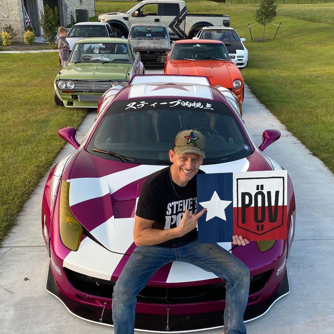 スティーブのインスタグラム：「I just can’t say thank you enough to @plycarjp and @mrs.plycar.jp and @plycontransportationgroup for getting me to #Texas fast and safe and for @mrs.plycar.jp beautiful hand made Texas POV sign she made me!! I absolutely love it and will hang in with pride in the new shop!! Thank you! Love you guys!!」