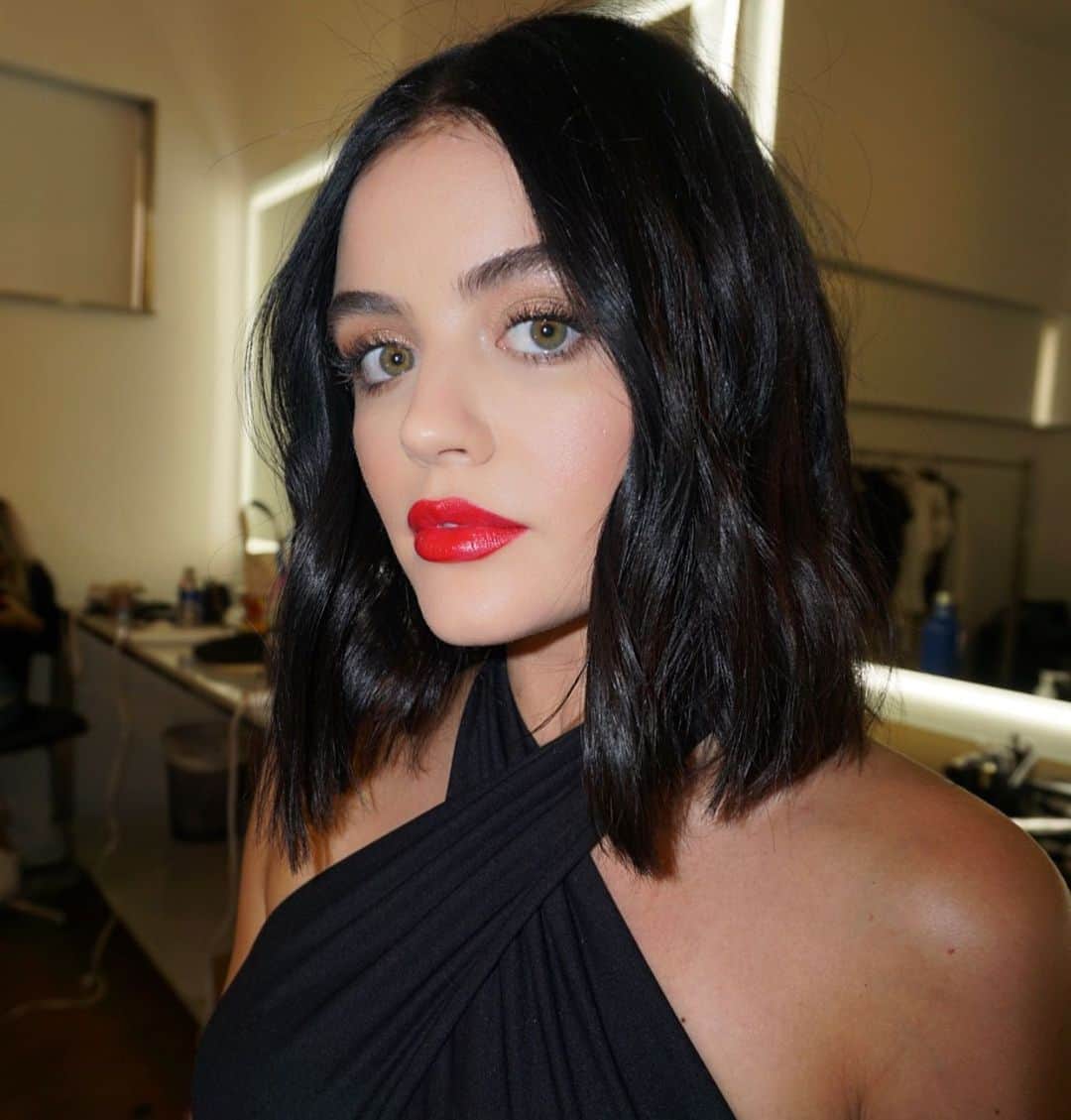 ルーシー・ヘイルのインスタグラム：「🍎」