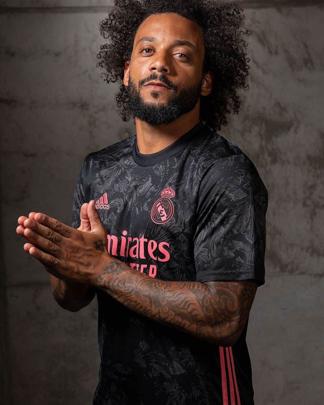 レアル・マドリードさんのインスタグラム写真 - (レアル・マドリードInstagram)「🙏👕 @Marcelotwelve @adidasfootball  #HalaMadrid」9月13日 3時50分 - realmadrid