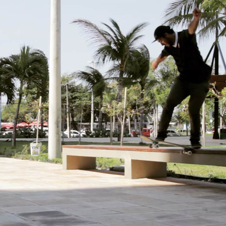 ケビン・ホーフラーのインスタグラム：「Fortaleza 🇧🇷 #SkateboardingIsFun #TBT」