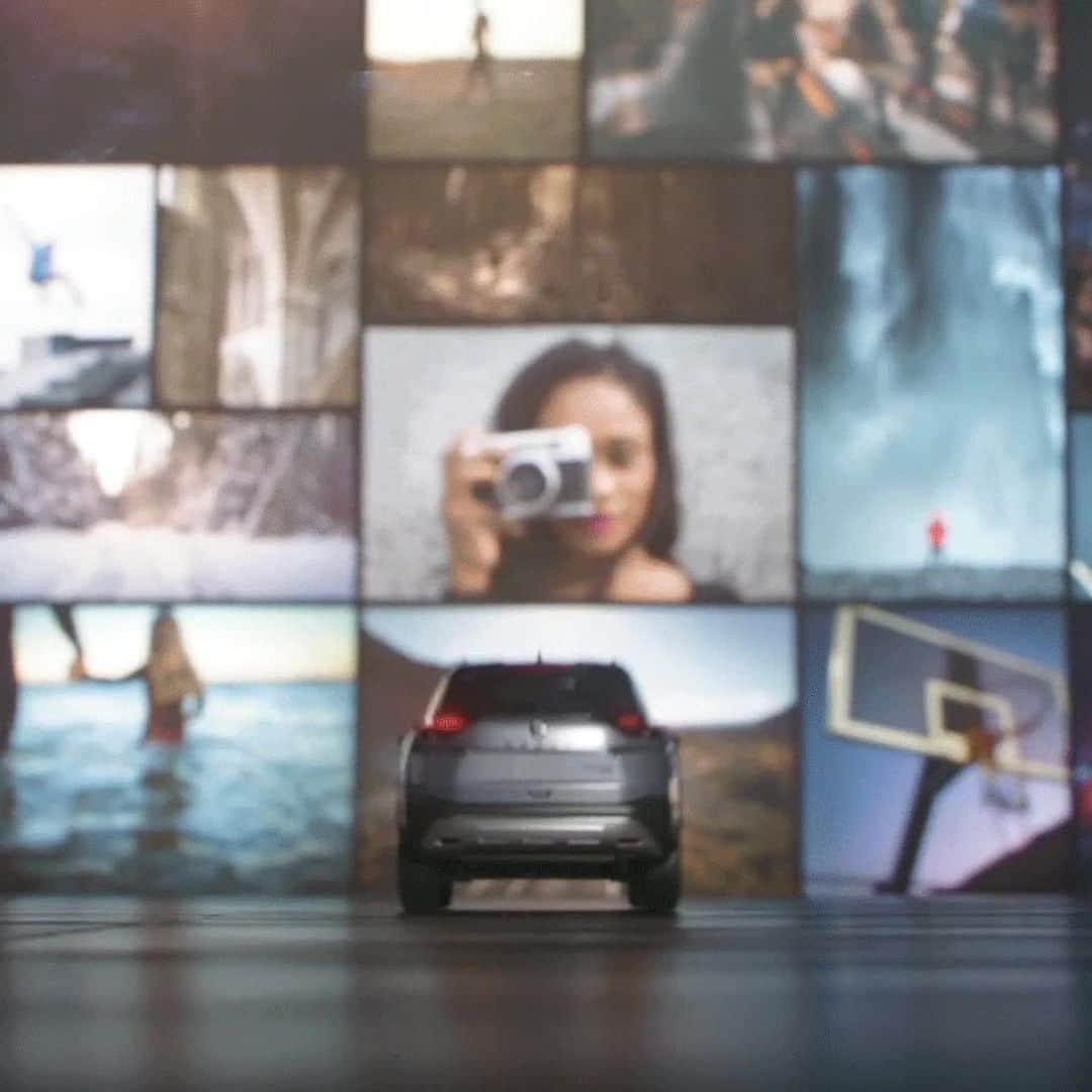 Nissan USA Official Instagram accountのインスタグラム：「Beyond a breakthrough. #RogueGoneRogue #NissanRogue2021」