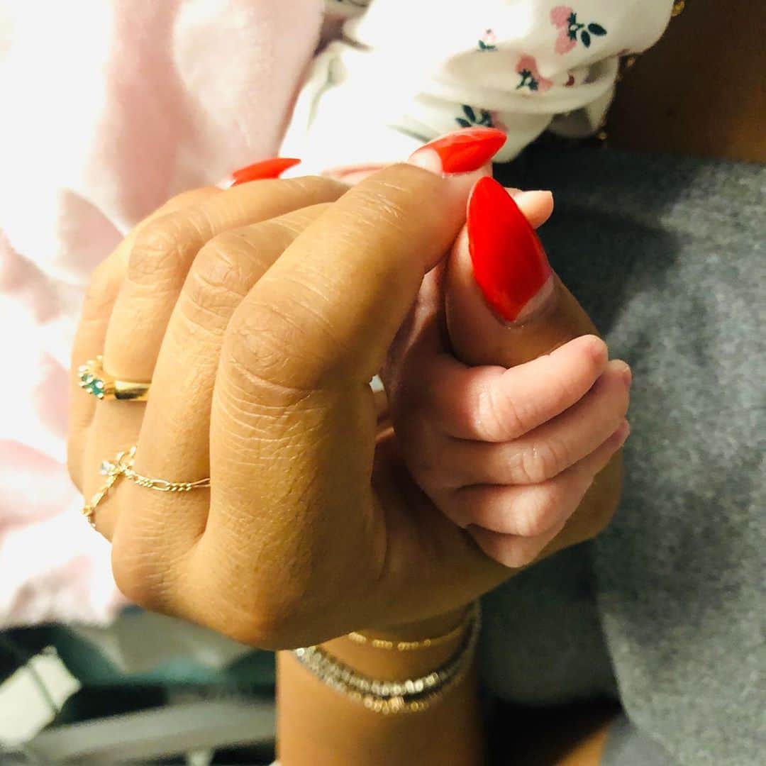 ケリスのインスタグラム：「She’s just the sweetest little thing」