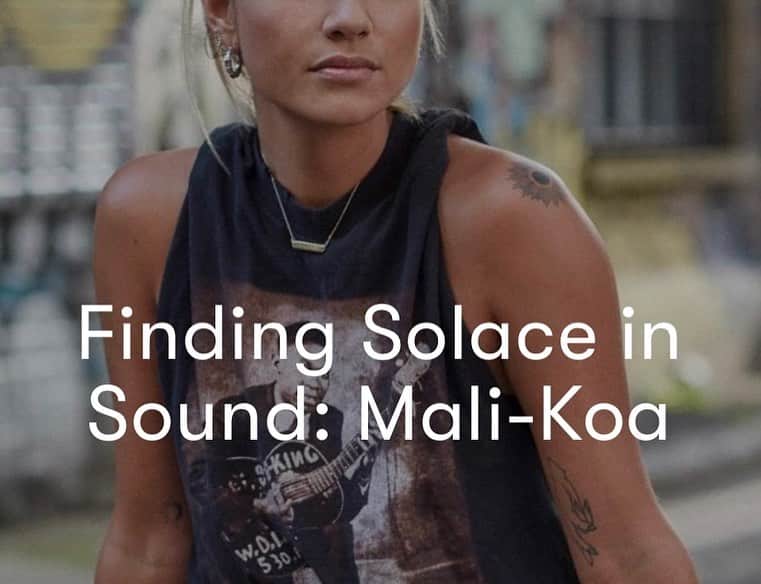 Mali-Koa Hoodさんのインスタグラム写真 - (Mali-Koa HoodInstagram)「“It’s all very introspective and whether that’s looking at love or life – my music is influenced by these complexities of what it is to be imperfect but human. It’s not like I’m doing anything that people think “Woah it’s out there and weird, or I’ve never heard that before”, but more so “that’s heartfelt and open and raw and honest”. I feel like maybe the world needs a bit of that right now.”  WOWWWW we have an album month. Nov tada! Thanks to friends @ellemdforrest and @notion 🌞 for asking all the right questions. To read more link in bio. Pictures @jamesagrant x」9月13日 4時27分 - malikoa