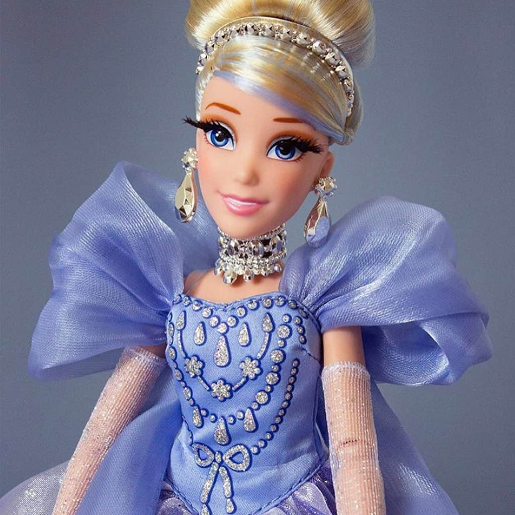 Hasbroさんのインスタグラム写真 - (HasbroInstagram)「#repost @disneyprincessstyle The #DisneyPrincessStyleCinderellaSweepstakes is here! Ten lucky winners will get @hasbro’s⁣ Cinderella Holiday Style doll in celebration of the 70th anniversary .⁣ Follow @disneyprincessstyle, tag a friend in the comments below, and include the hashtag #DisneyPrincessStyleCinderella to be entered!  .⁣ .⁣ NO PURCHASE NECESSARY. Ends at 8:00 AM ET on 9/14. Open to 50 US/DC; 18+. Void where prohibited. Rules/odds: bit.ly/disneyprincessstylecinderella」9月13日 4時37分 - hasbro