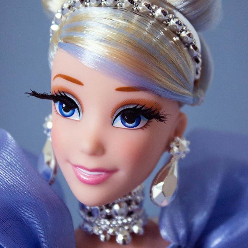Hasbroさんのインスタグラム写真 - (HasbroInstagram)「#repost @disneyprincessstyle The #DisneyPrincessStyleCinderellaSweepstakes is here! Ten lucky winners will get @hasbro’s⁣ Cinderella Holiday Style doll in celebration of the 70th anniversary .⁣ Follow @disneyprincessstyle, tag a friend in the comments below, and include the hashtag #DisneyPrincessStyleCinderella to be entered!  .⁣ .⁣ NO PURCHASE NECESSARY. Ends at 8:00 AM ET on 9/14. Open to 50 US/DC; 18+. Void where prohibited. Rules/odds: bit.ly/disneyprincessstylecinderella」9月13日 4時37分 - hasbro